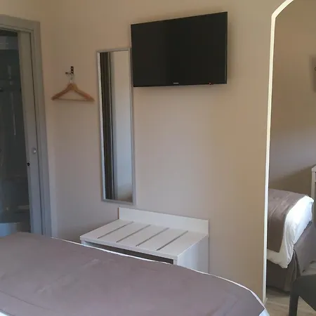 Les Petits Oreillers Szálloda 3*